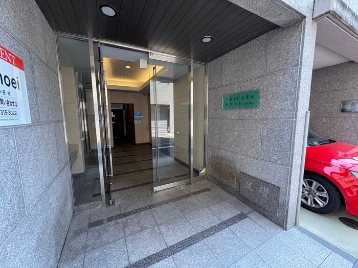 物件外観写真5　(エントランス部分)