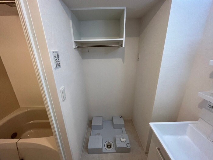 物件内観写真17　(洗濯機置場)