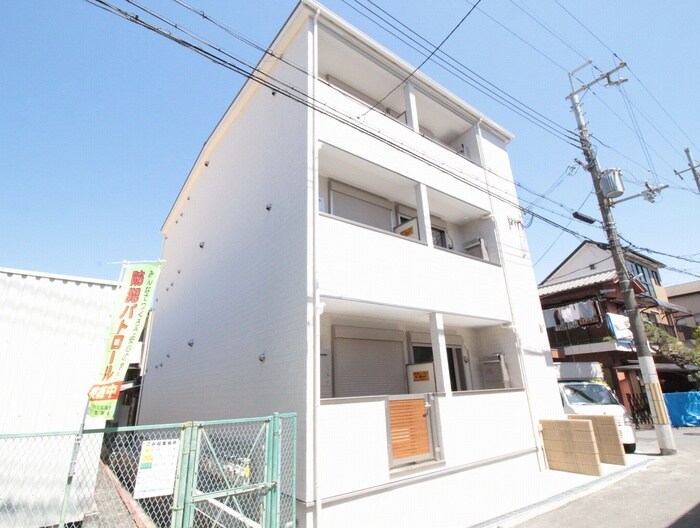 物件外観写真6　(エントランス部分)