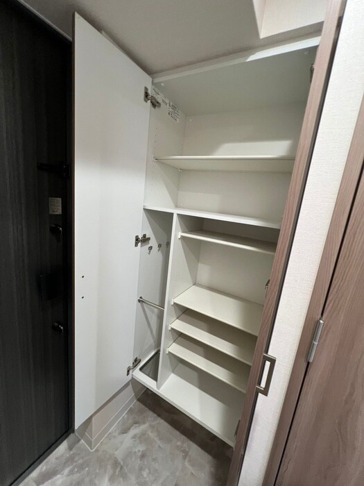 物件内観写真8　(靴箱)