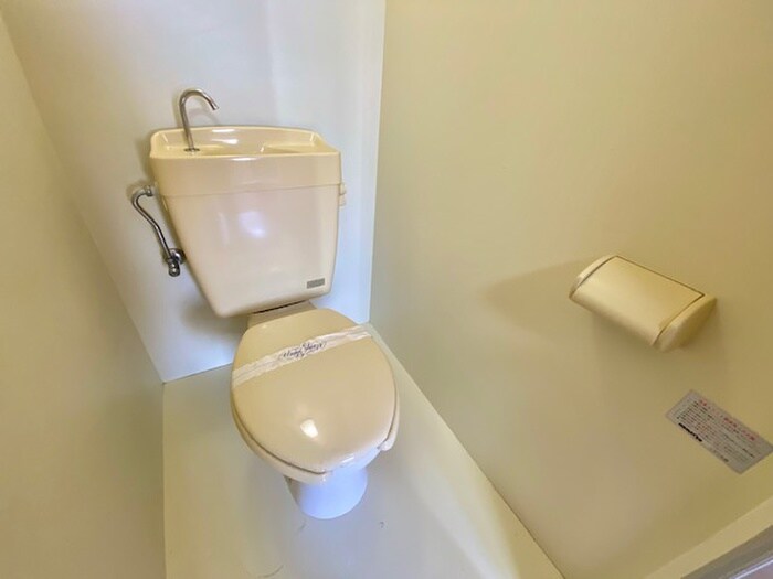 物件内観写真4　(トイレ)