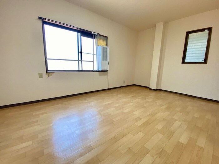 物件内観写真13　(居室)