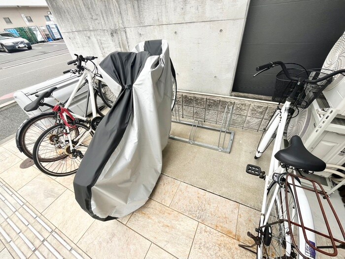 物件外観写真3　(駐輪場)