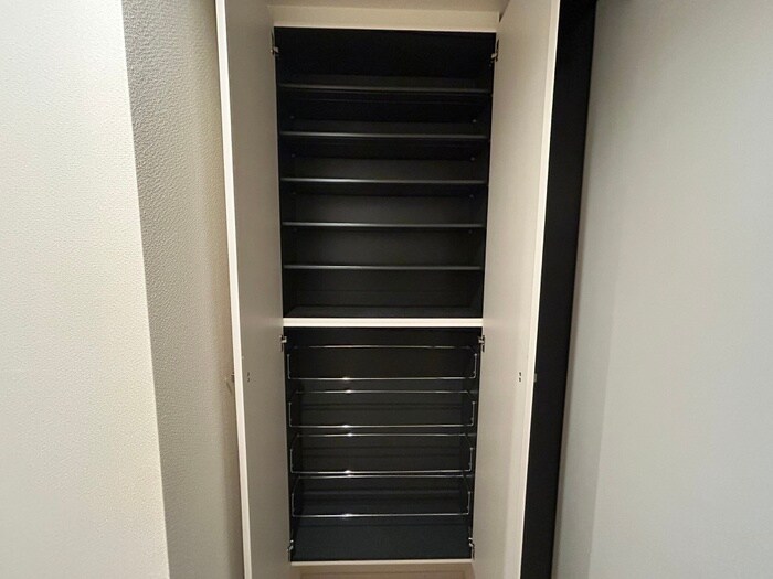 物件内観写真8　(靴箱)