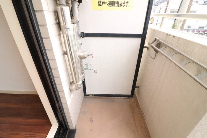 物件内観写真14　(洗濯機置場)