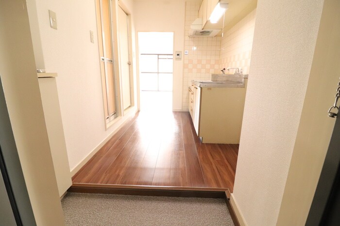 物件内観写真18　(玄関)