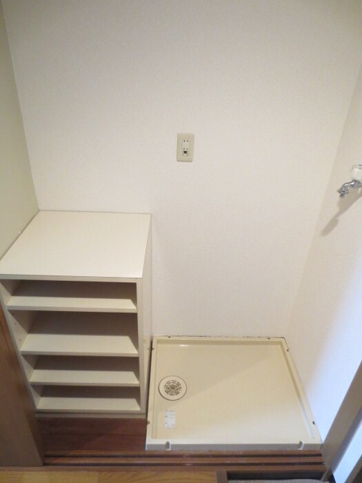 物件内観写真15　(洗濯機置場)
