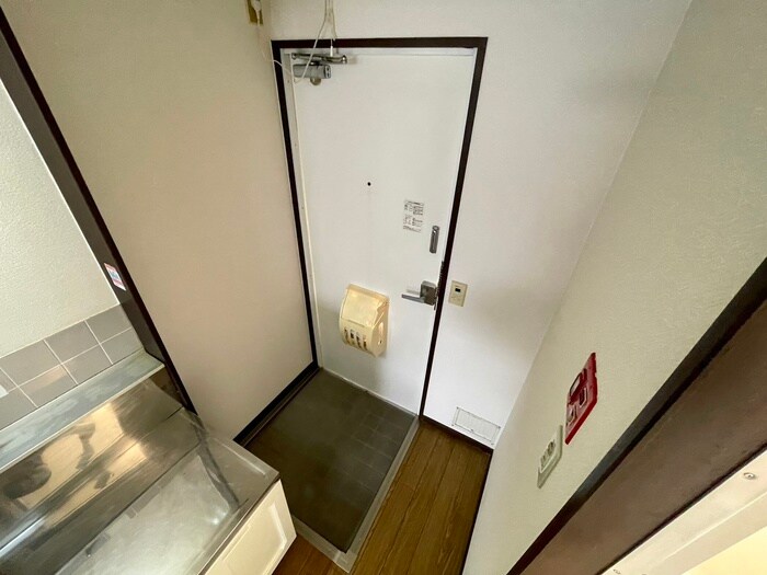 物件内観写真18　(玄関)