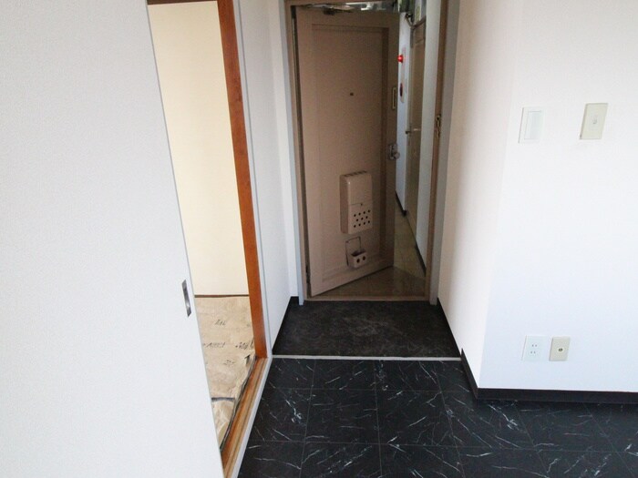 物件内観写真22　(玄関)