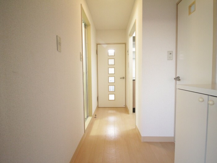 物件内観写真13　(廊下)