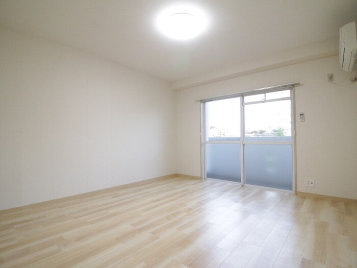 物件内観写真20　(室内からの展望)