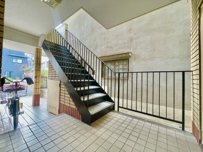 物件外観写真5　(エントランス部分)