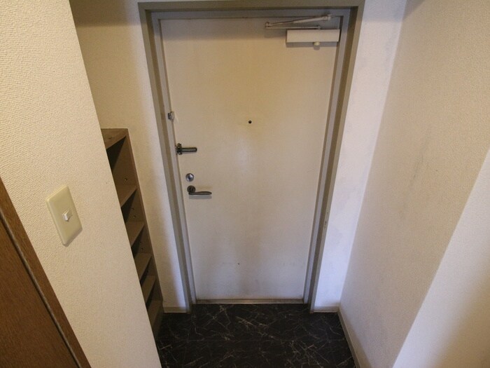 物件内観写真14　(玄関)