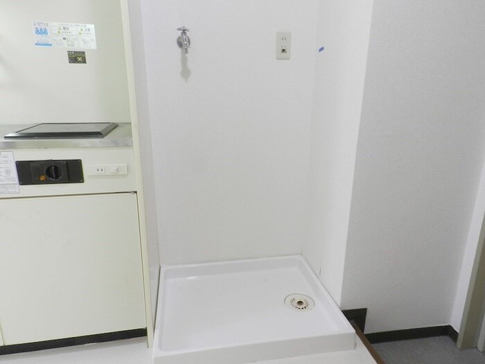 物件内観写真15　(洗濯機置場)