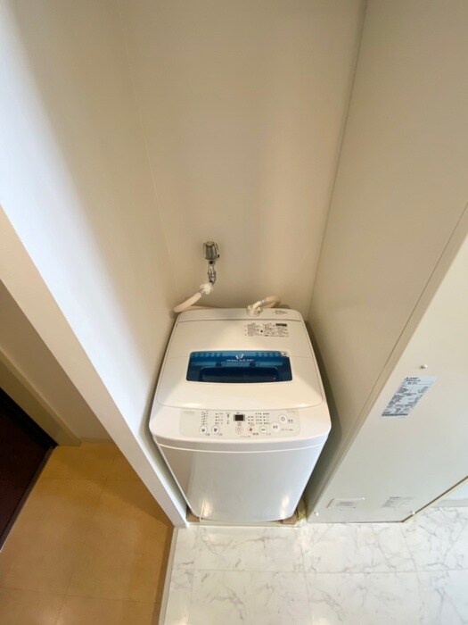 物件内観写真15　(洗濯機置場)