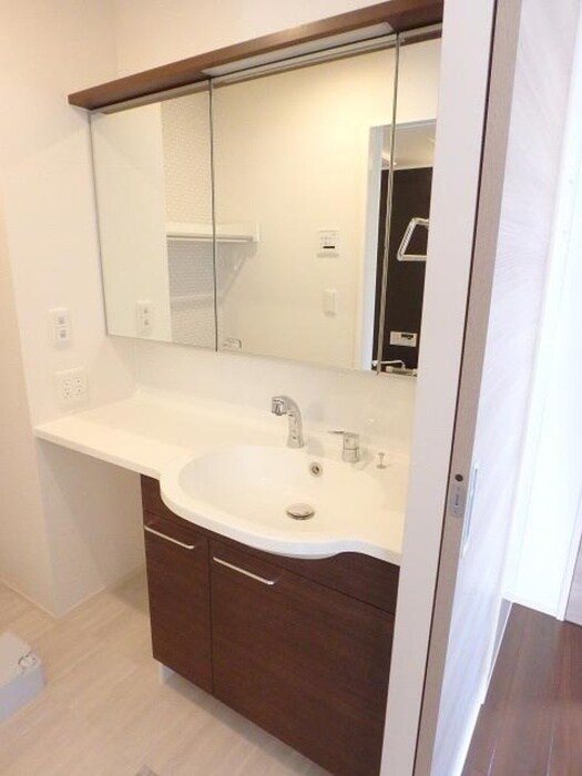 物件内観写真10　(洗面)