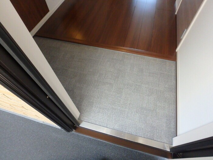 物件内観写真13　(玄関)