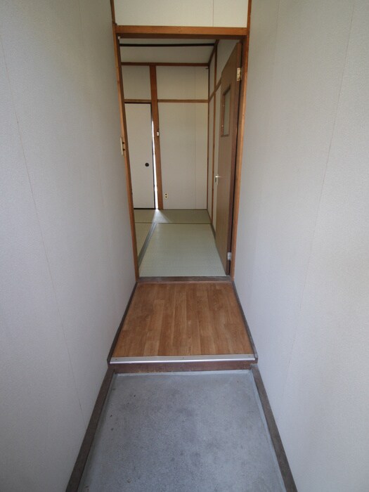 物件内観写真17　(玄関)