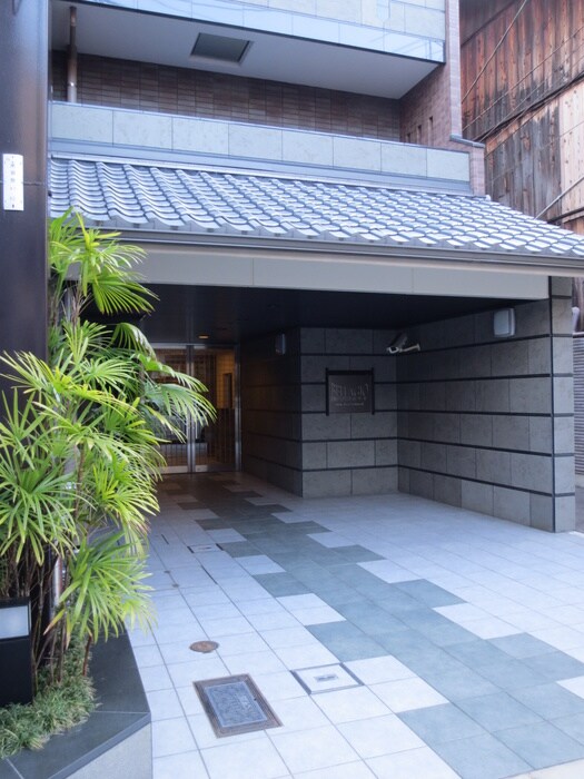 物件外観写真5　(エントランス部分)