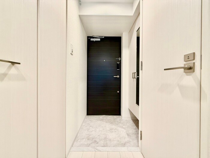 物件内観写真8　(玄関)