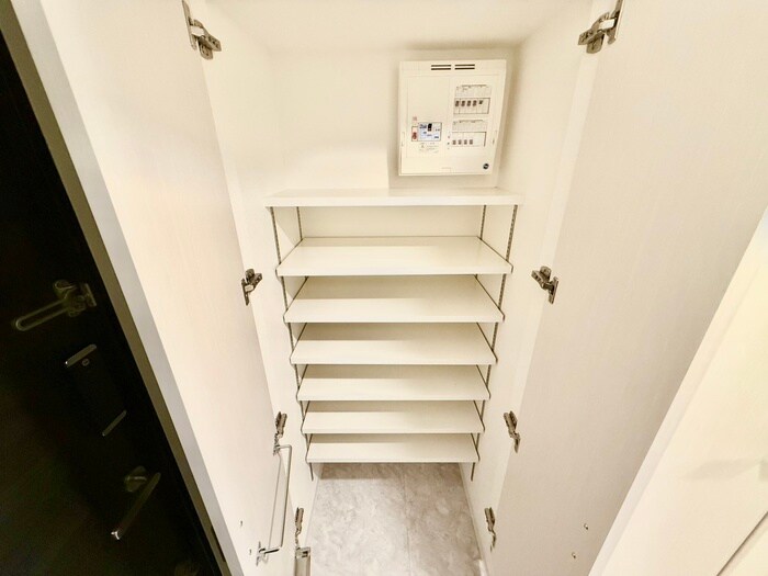 物件内観写真9　(靴箱)
