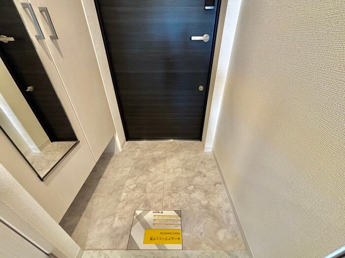 物件内観写真12　(玄関)