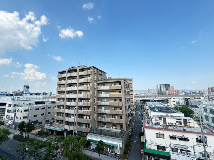 物件内観写真18　(室内からの展望)