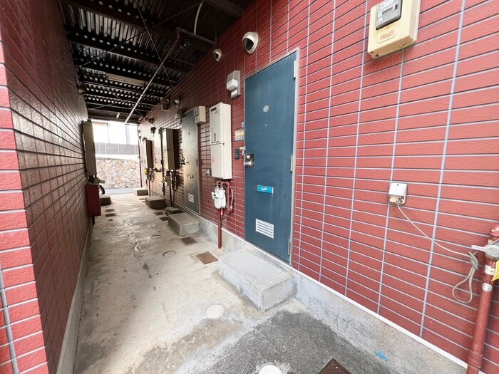 物件外観写真5　(エントランス部分)