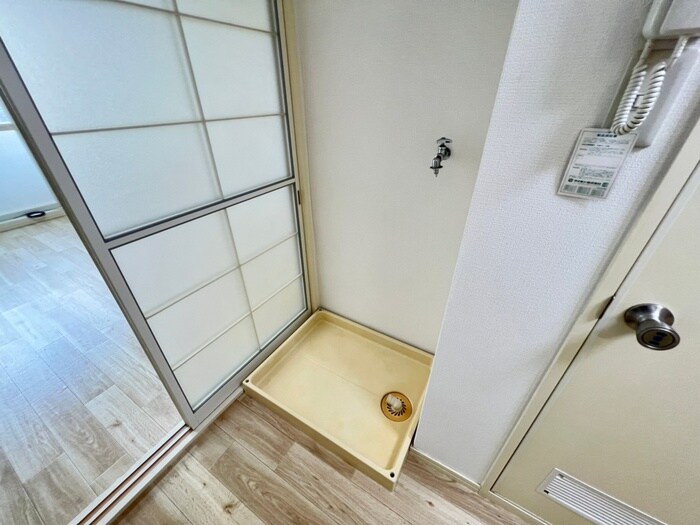 物件内観写真18　(洗濯機置場)