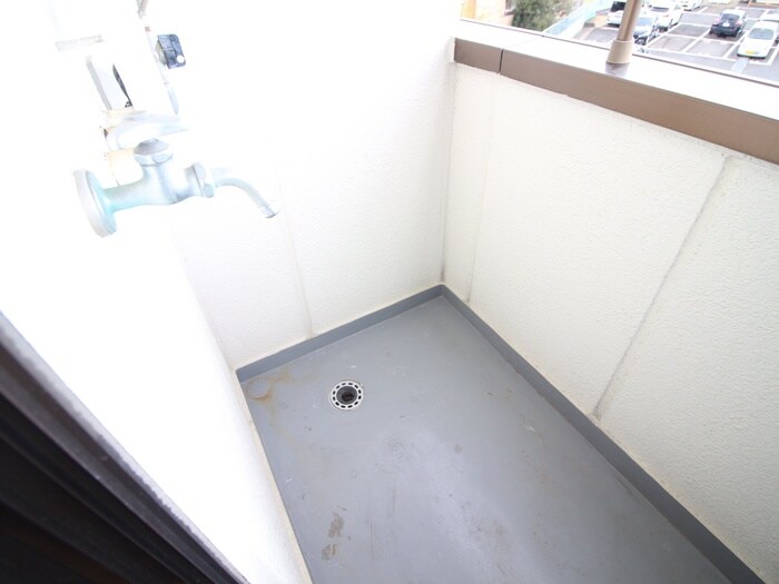 物件内観写真15　(洗濯機置場)