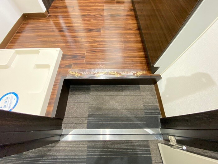 物件内観写真17　(玄関)