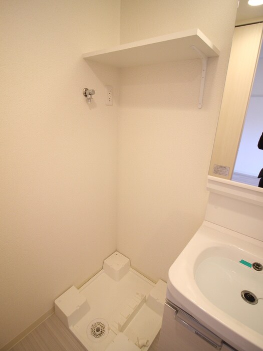 物件内観写真10　(洗濯機置場)