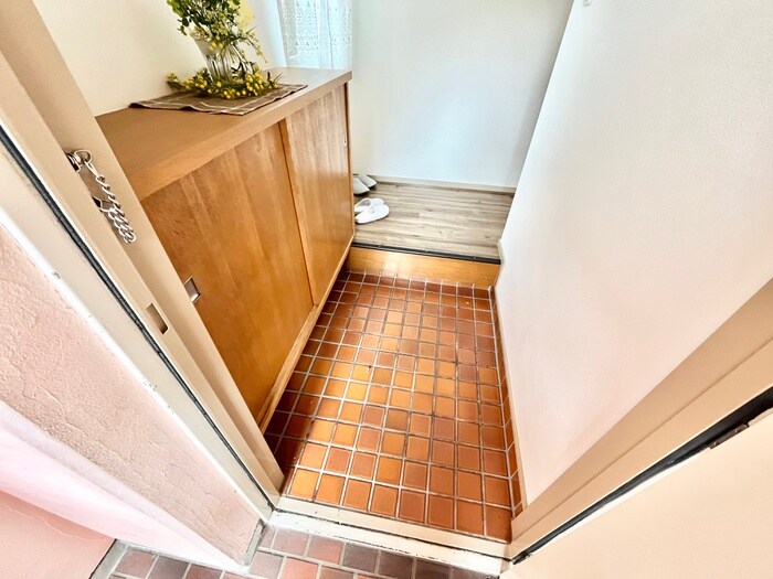 物件内観写真13　(玄関)