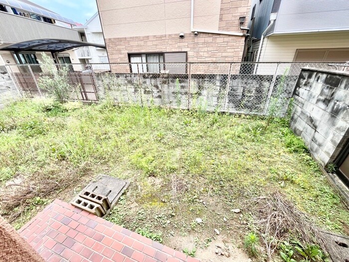 物件内観写真22　(室内からの展望)