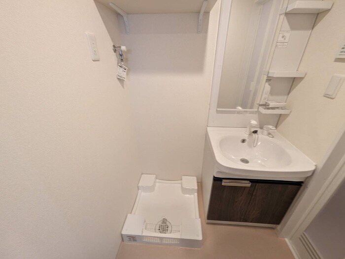 物件内観写真11　(洗濯機置場)