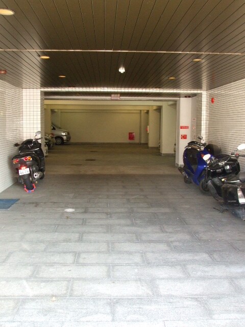 物件外観写真3　(駐輪場)