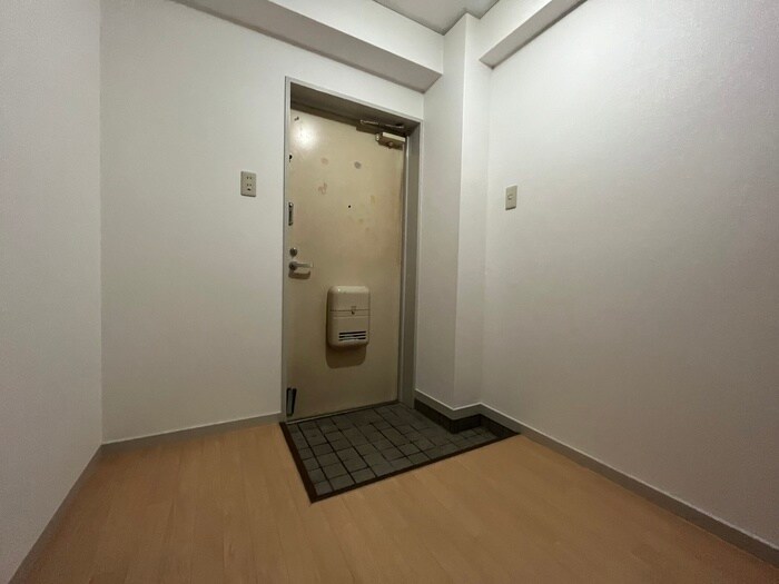 物件内観写真15　(玄関)