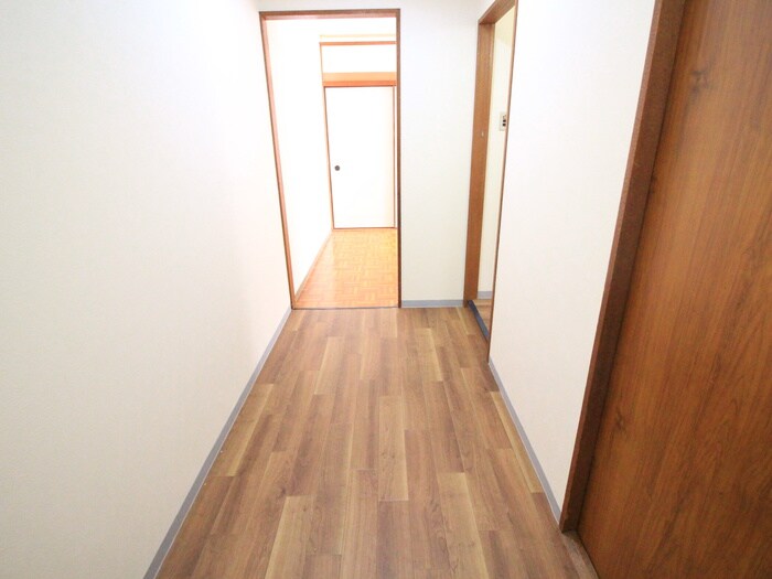 物件内観写真20　(廊下)
