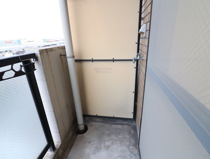 物件内観写真14　(洗濯機置場)