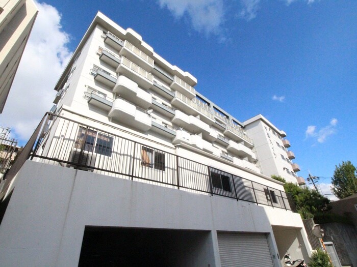 物件外観写真4　(エントランス部分)