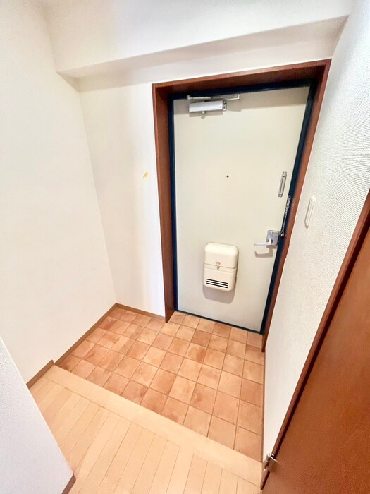物件内観写真15　(玄関)