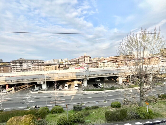 物件内観写真17　(室内からの展望)