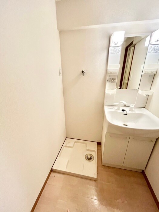 物件内観写真18　(洗濯機置場)