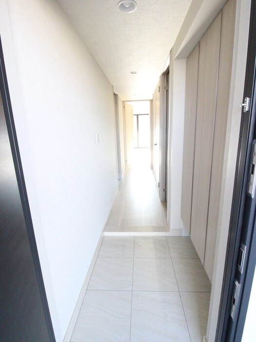 物件内観写真18　(玄関)