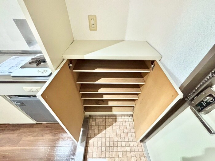 物件内観写真11　(靴箱)