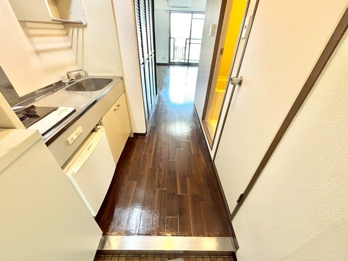 物件内観写真11　(廊下)