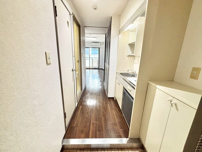 物件内観写真14　(廊下)