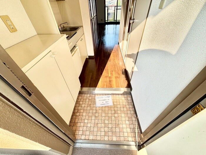 物件内観写真19　(玄関)