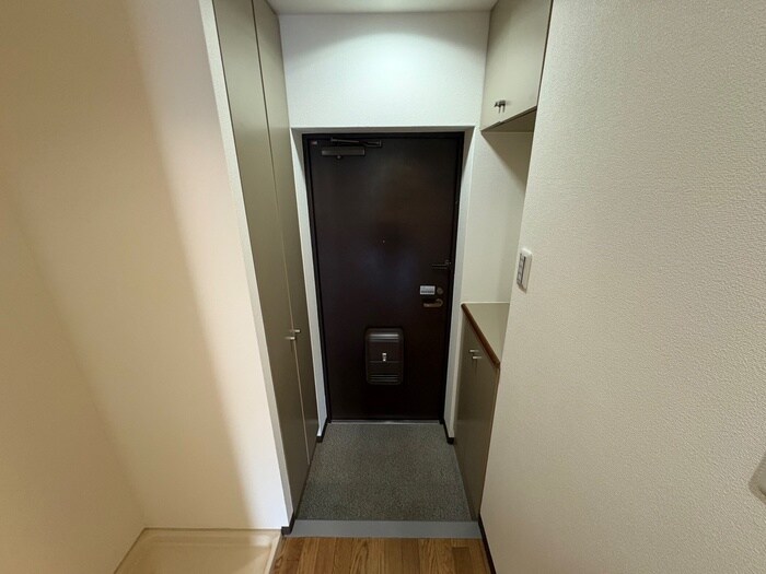 物件内観写真15　(玄関)