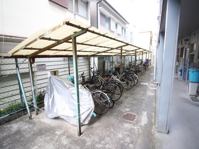 物件外観写真3　(駐輪場)